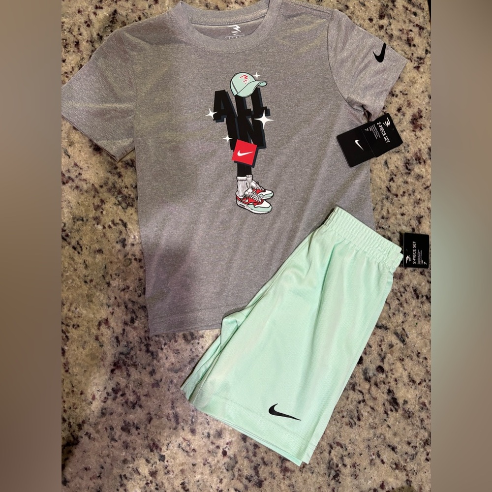 Nike boys short set NWT